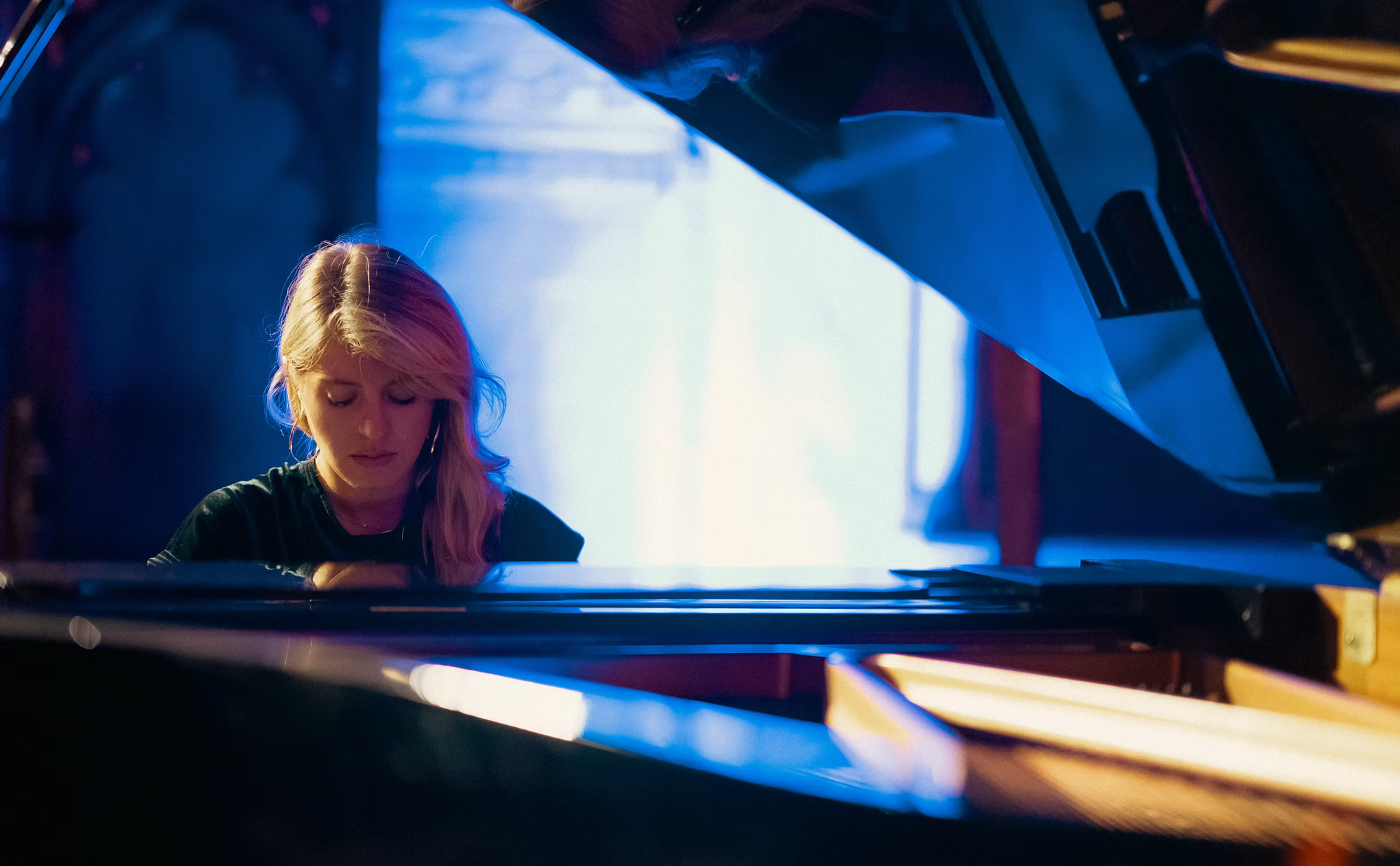 Teodora Kapinkovska at the piano
